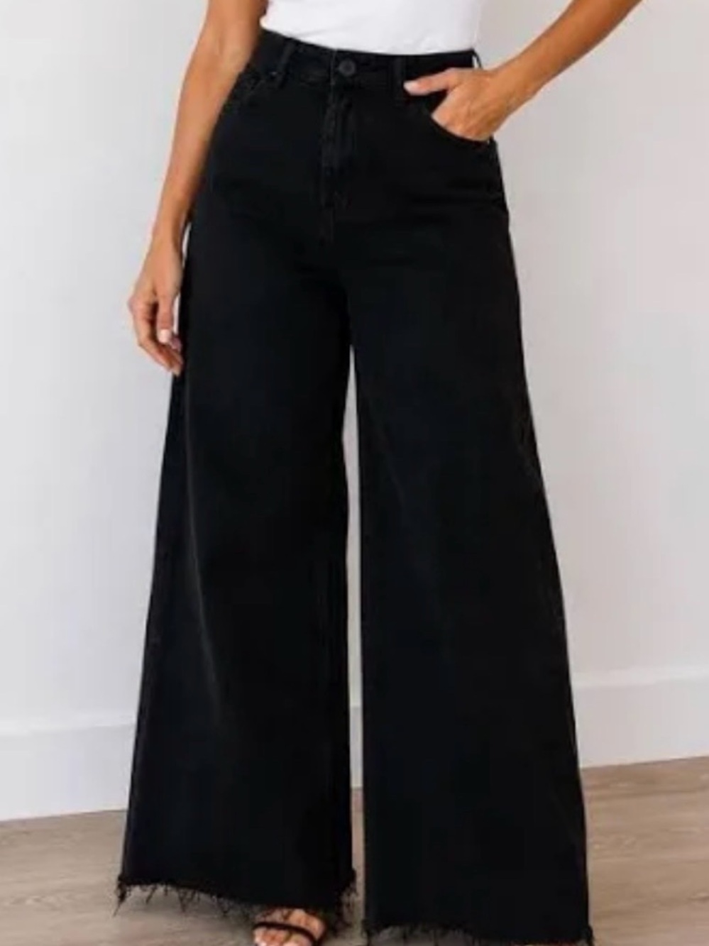 Zara High-Rise Wide-Leg Black Jeans with Frayed Hem